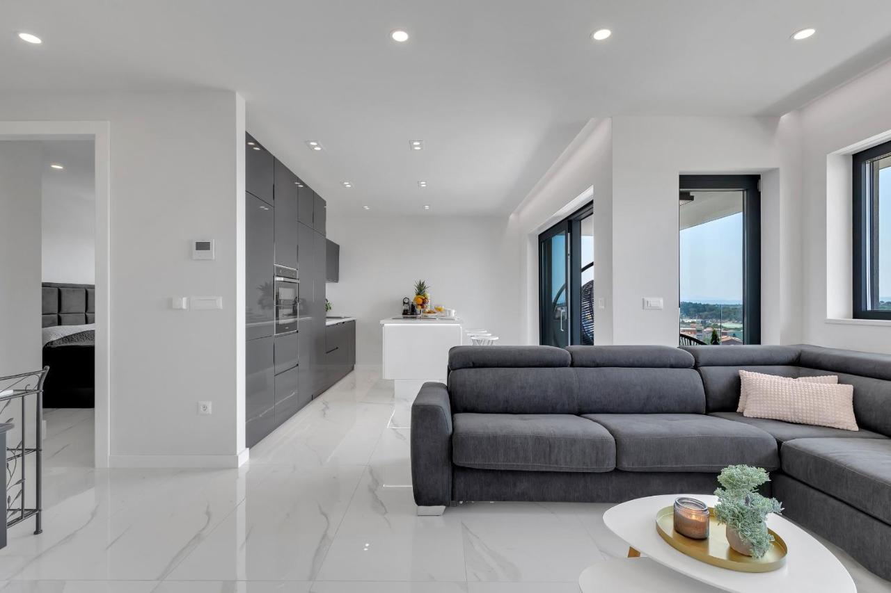 Luxury Seaview Apartment Dzenan ماكارسكا المظهر الخارجي الصورة